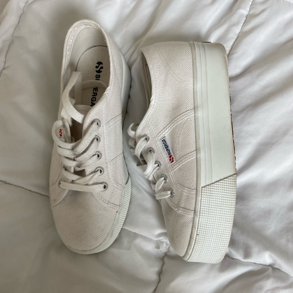 WHITE PLATFORM SUPERGA WOMENS SIZE 38 (7.5)